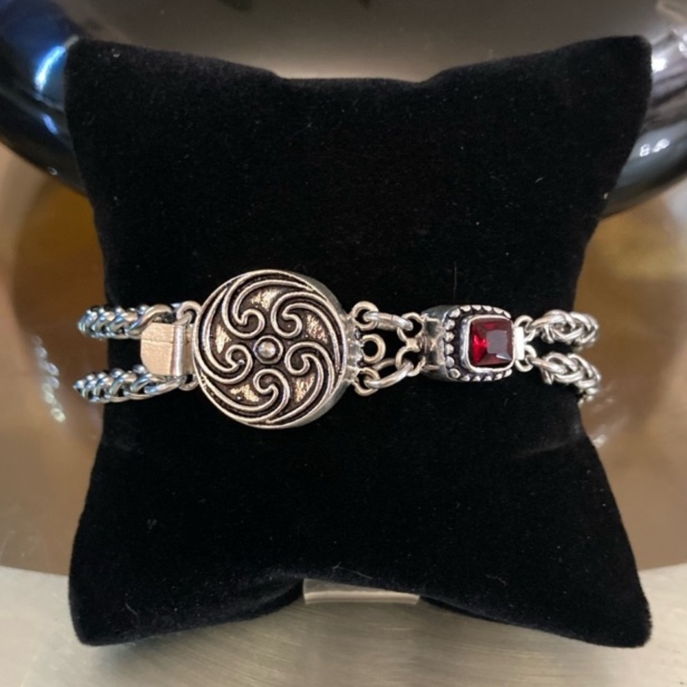 Handmade garnet & silver Celtic clasp design charm on wheat chain bracelet